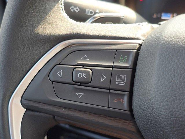 new 2025 Jeep Grand Cherokee car, priced at $37,824