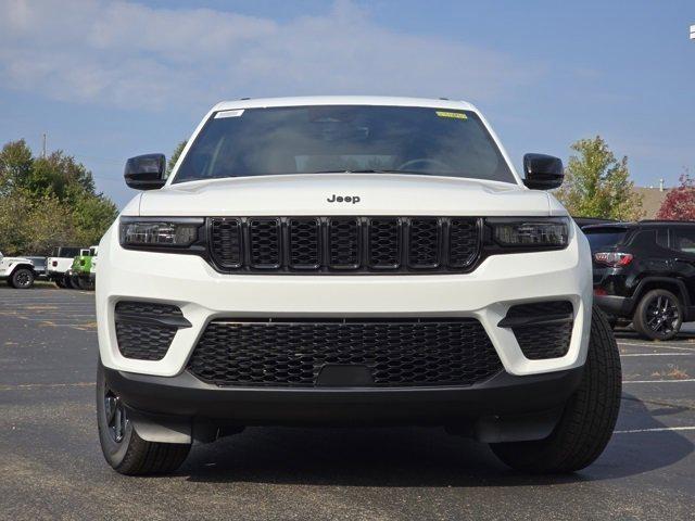 new 2025 Jeep Grand Cherokee car, priced at $37,824