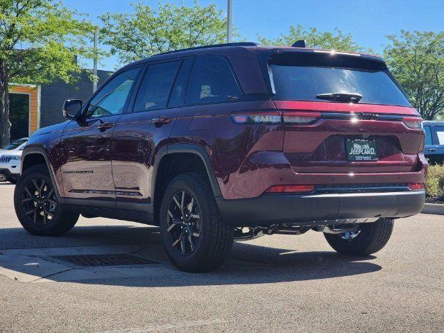 new 2024 Jeep Grand Cherokee car, priced at $38,681