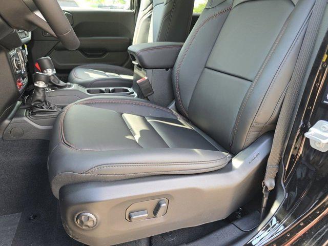 new 2025 Jeep Wrangler car, priced at $62,818