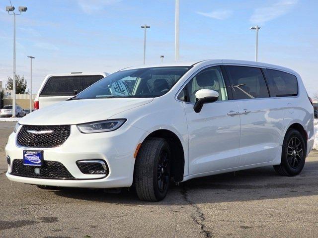 used 2023 Chrysler Pacifica car, priced at $27,393