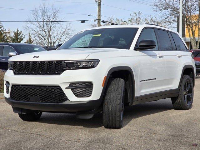 new 2025 Jeep Grand Cherokee car, priced at $46,000