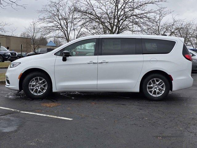 new 2025 Chrysler Pacifica car, priced at $39,576