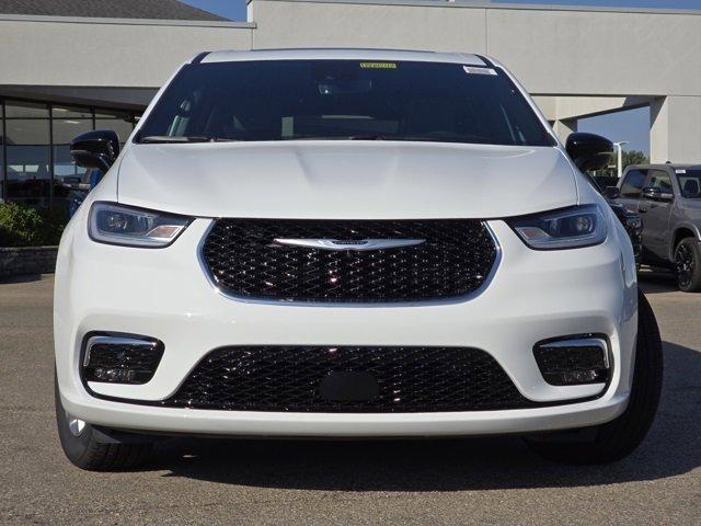 new 2026 Chrysler Pacifica car, priced at $46,573