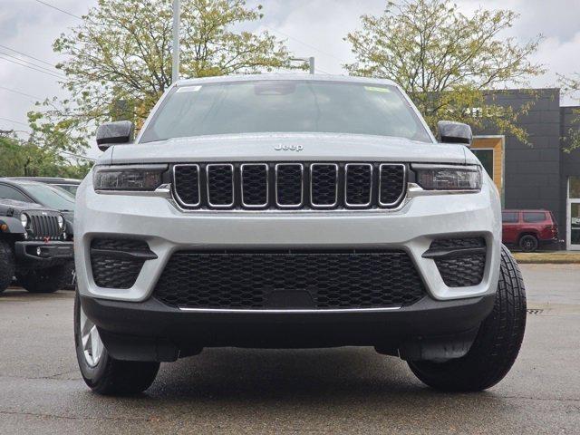 new 2025 Jeep Grand Cherokee car, priced at $32,500