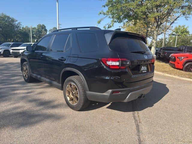 used 2025 Honda Pilot car, priced at $46,847