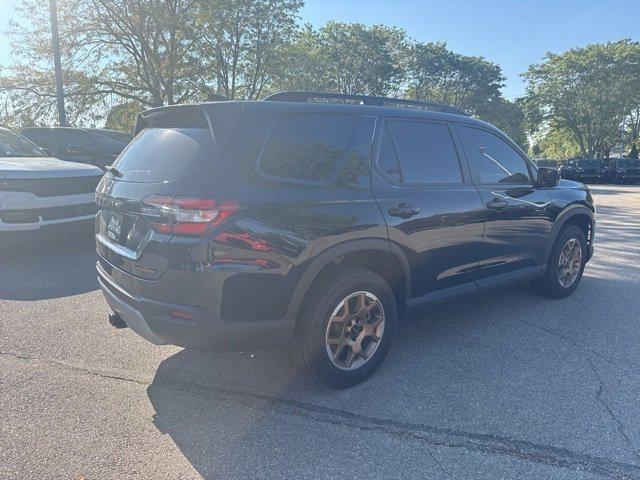 used 2025 Honda Pilot car, priced at $46,847
