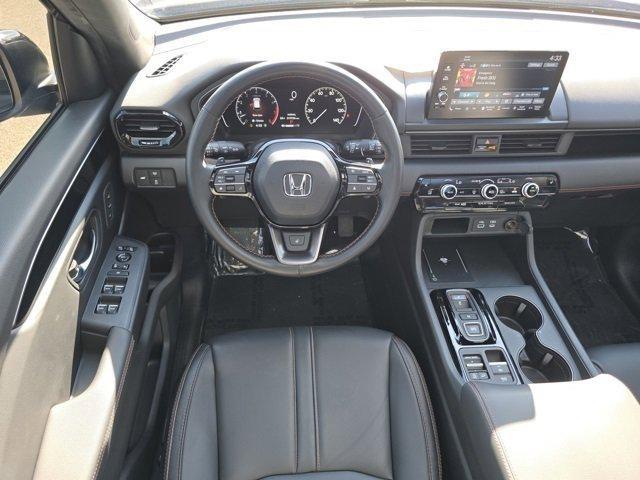 used 2025 Honda Pilot car, priced at $42,694