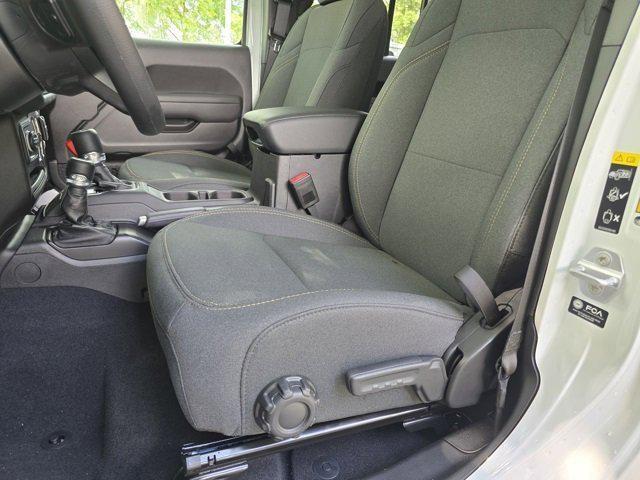 new 2025 Jeep Gladiator car, priced at $41,766