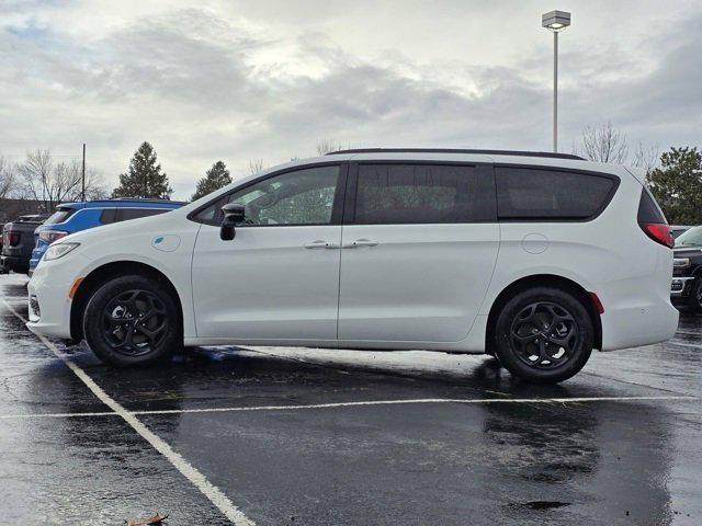 new 2025 Chrysler Pacifica Hybrid car, priced at $42,755