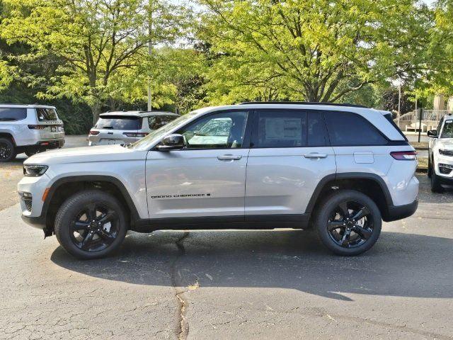 new 2024 Jeep Grand Cherokee car, priced at $44,046