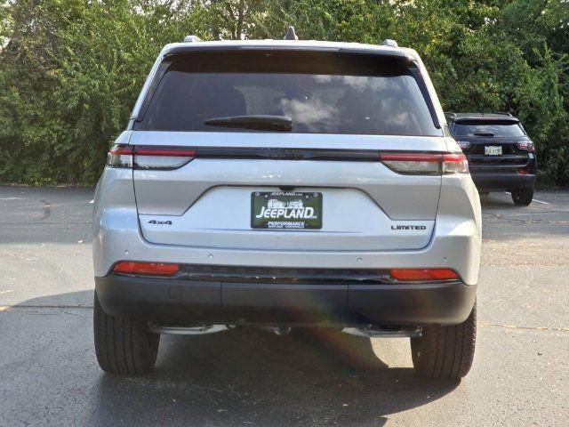 new 2024 Jeep Grand Cherokee car, priced at $44,046