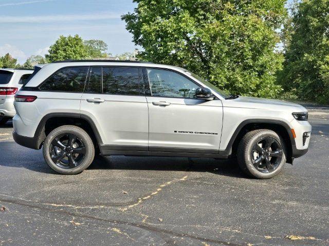 new 2024 Jeep Grand Cherokee car, priced at $44,046