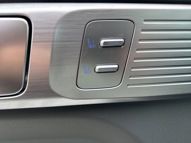 used 2024 Hyundai Santa Fe car, priced at $40,162