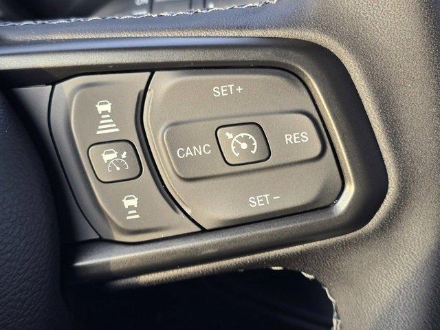 new 2025 Jeep Wrangler car, priced at $46,922