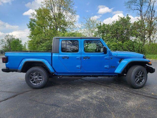 new 2024 Jeep Gladiator car, priced at $41,641