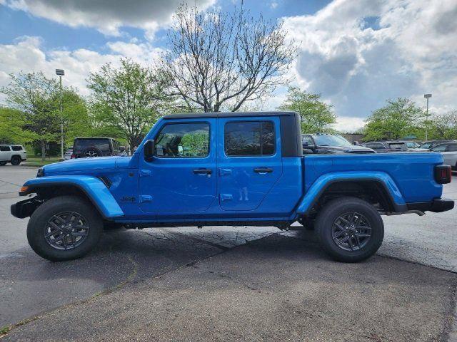 new 2024 Jeep Gladiator car, priced at $41,641