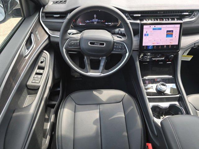 new 2025 Jeep Grand Cherokee car, priced at $40,542