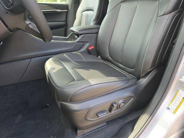 new 2025 Jeep Grand Cherokee car, priced at $40,542