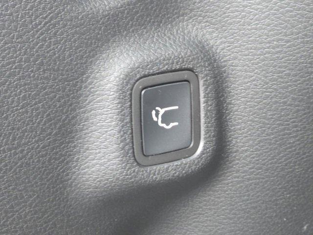 used 2022 Jeep Compass car, priced at $15,290