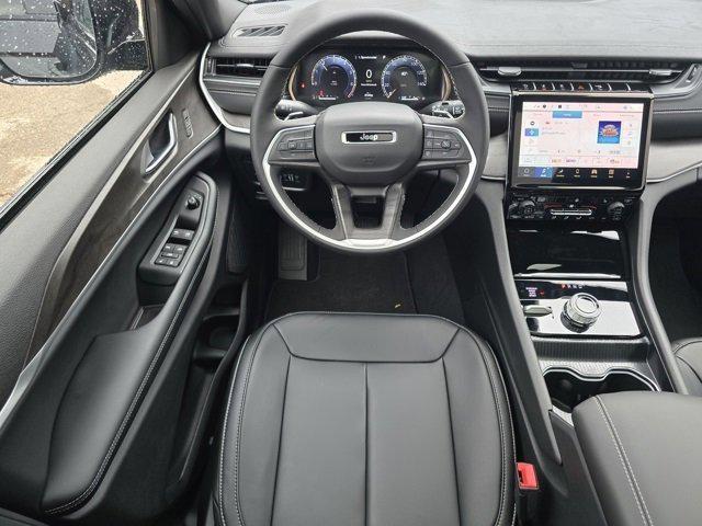 new 2025 Jeep Grand Cherokee car, priced at $45,041