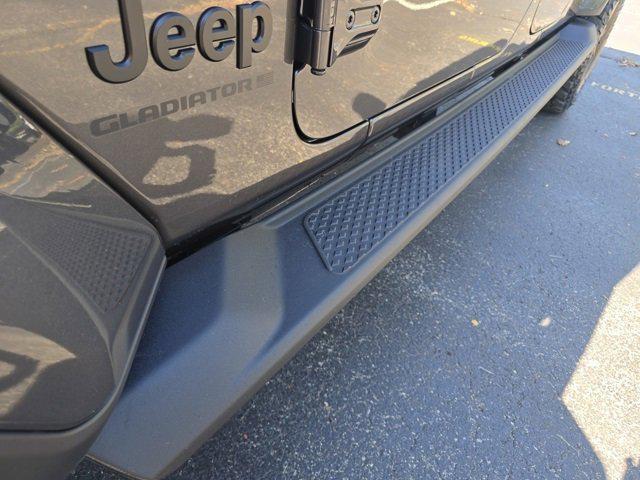 new 2025 Jeep Gladiator car, priced at $44,944