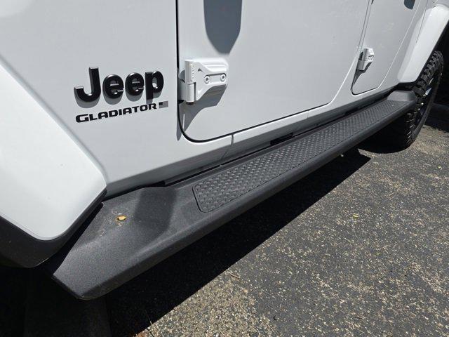 new 2025 Jeep Gladiator car, priced at $43,469