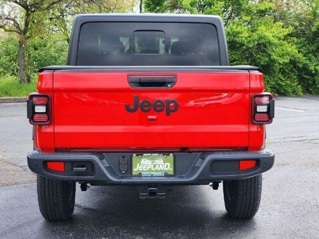 new 2024 Jeep Gladiator car, priced at $46,579