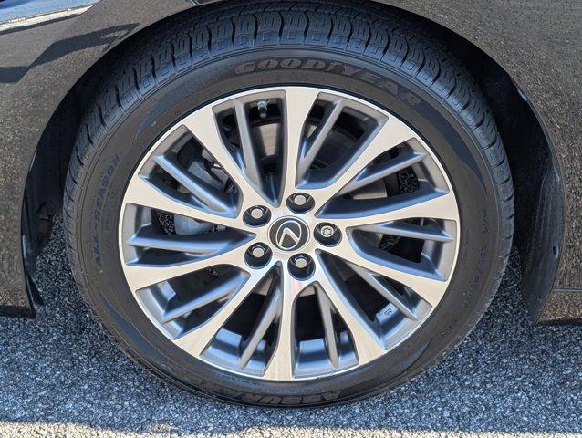 used 2019 Lexus ES 350 car, priced at $27,802