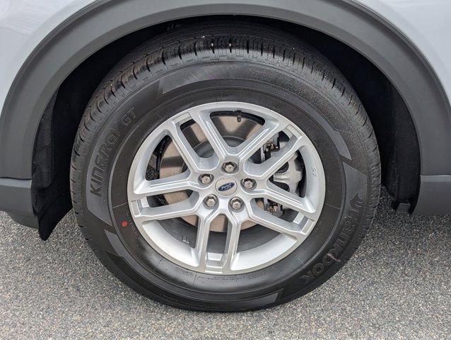 new 2025 Ford Explorer car, priced at $45,720