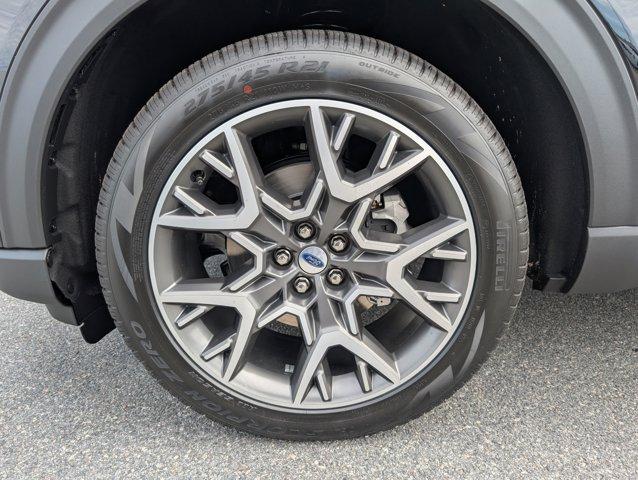 new 2025 Ford Explorer car, priced at $57,900