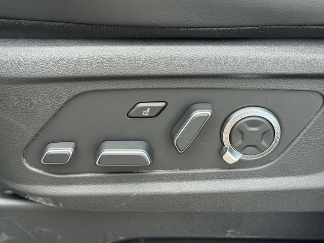 used 2025 Hyundai Palisade car, priced at $48,999