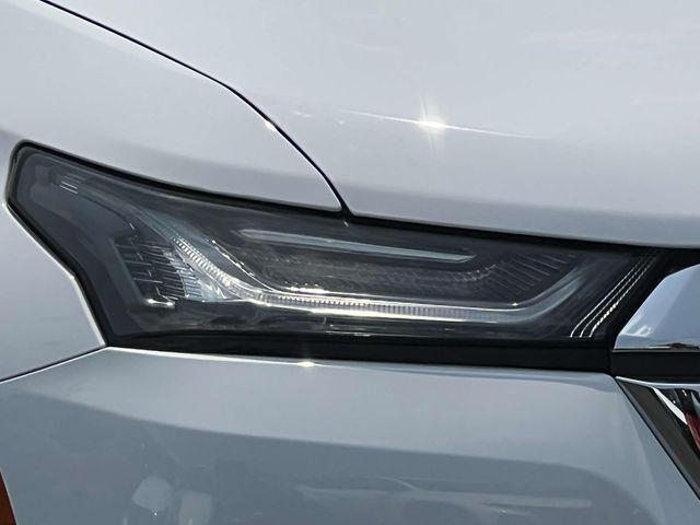 used 2022 Chevrolet Traverse car, priced at $27,124