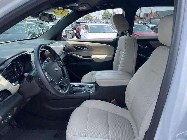 used 2022 Chevrolet Traverse car, priced at $27,124