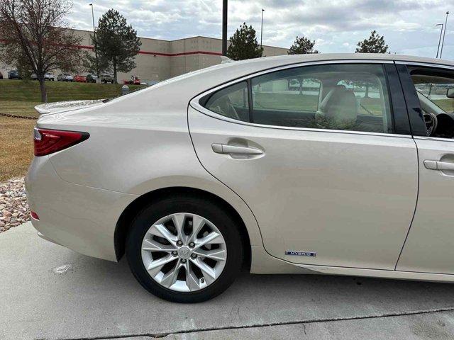 used 2013 Lexus ES 300h car, priced at $17,488