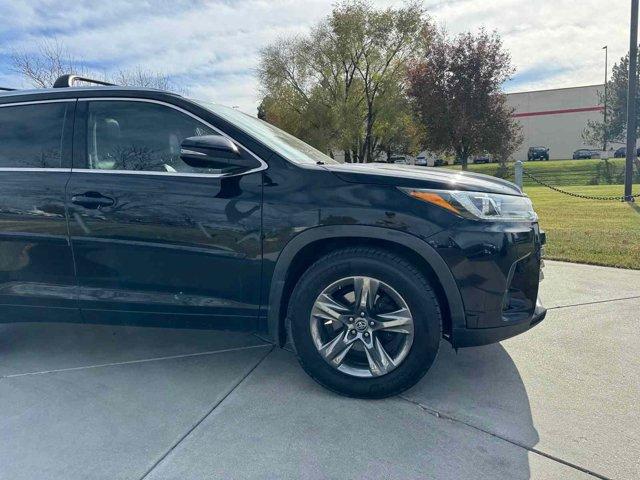 used 2019 Toyota Highlander car, priced at $29,995