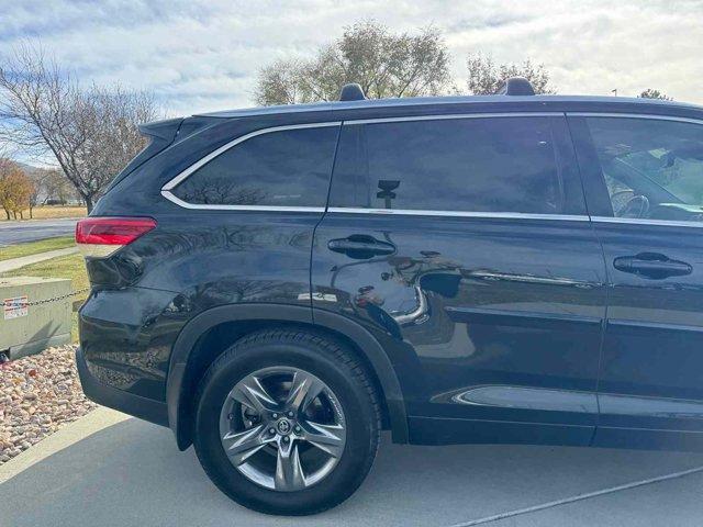 used 2019 Toyota Highlander car, priced at $29,995