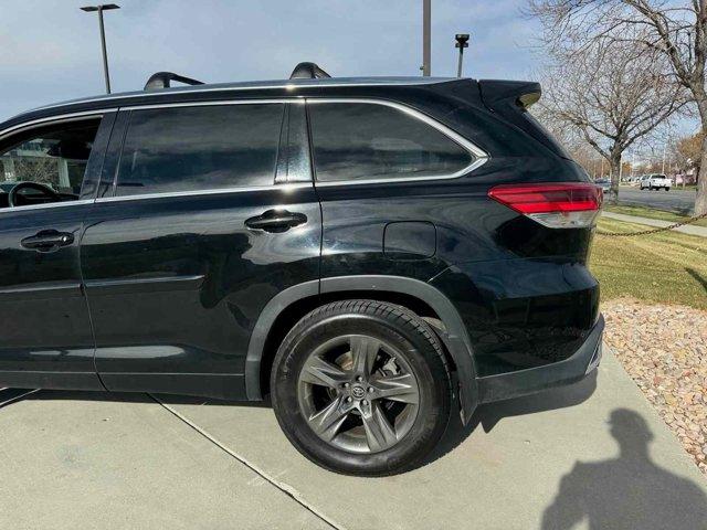 used 2019 Toyota Highlander car, priced at $29,995