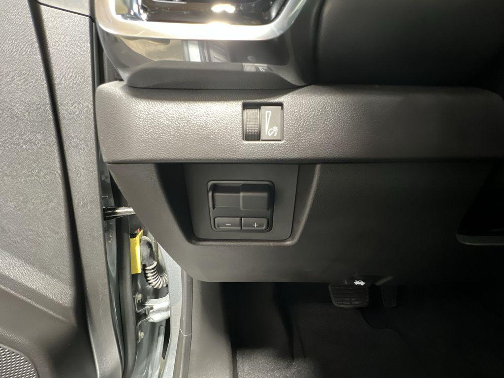 new 2025 GMC Canyon car, priced at $45,336