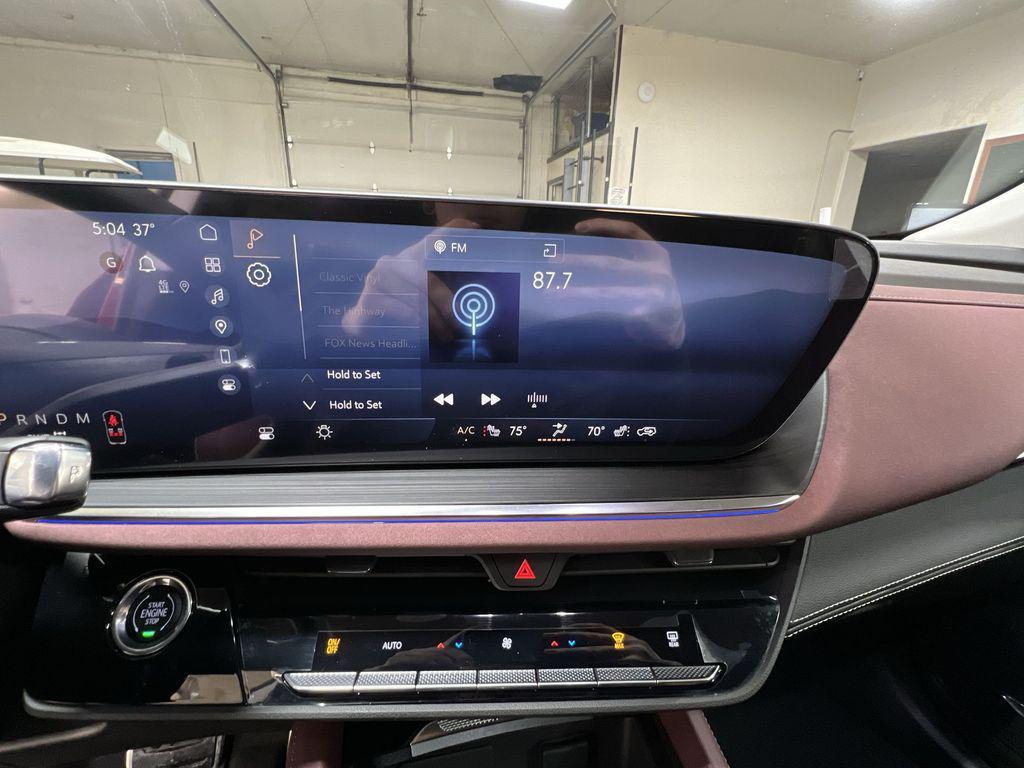 new 2025 Buick Envision car, priced at $41,372
