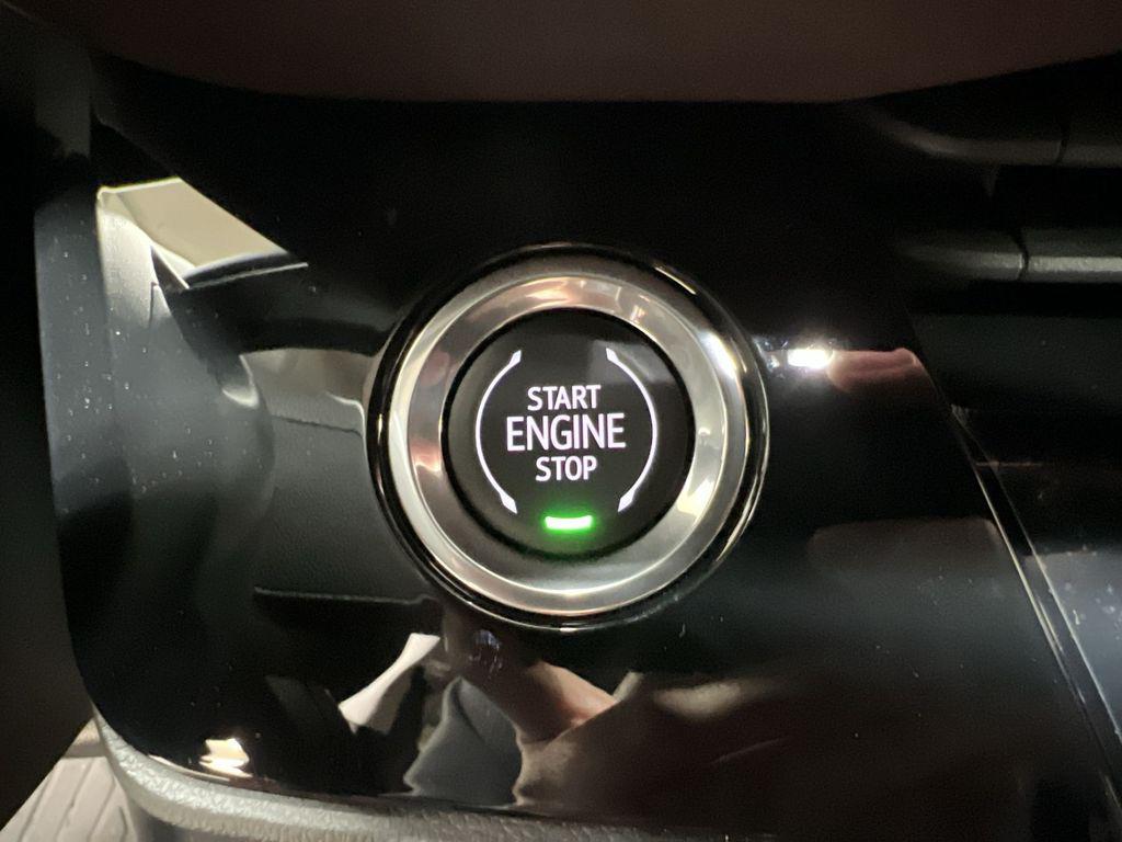 new 2025 Buick Envision car, priced at $41,372