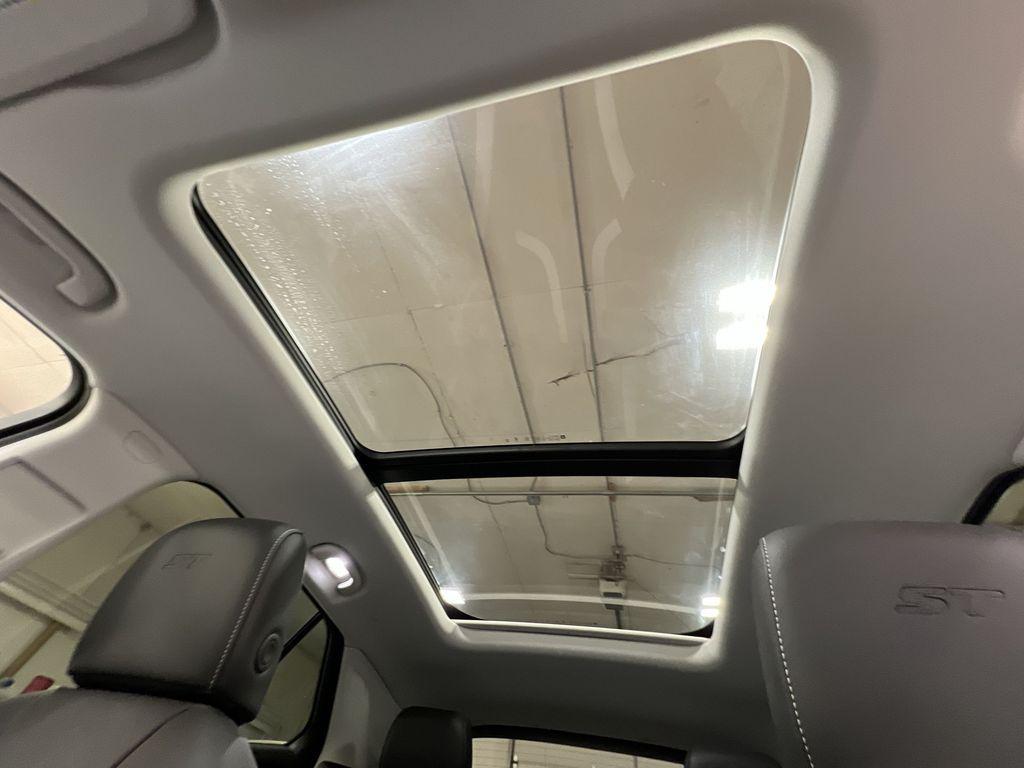 new 2025 Buick Envision car, priced at $41,372