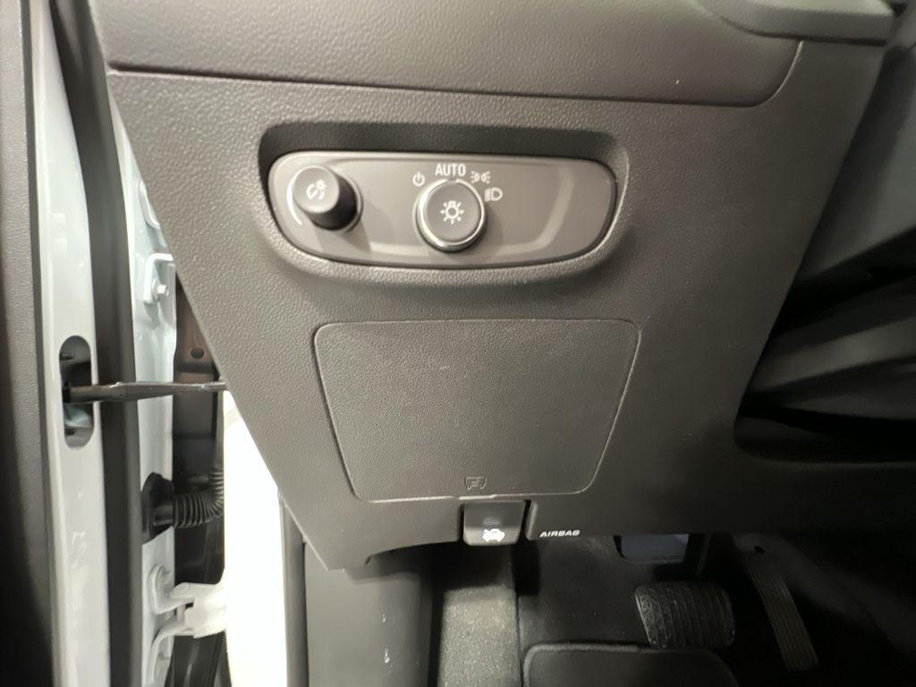 new 2025 Buick Encore GX car, priced at $30,801