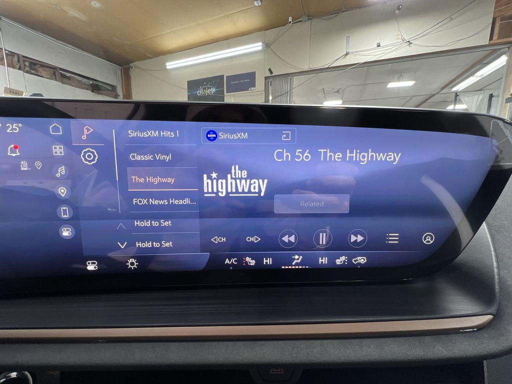 new 2025 Buick Envision car, priced at $40,919