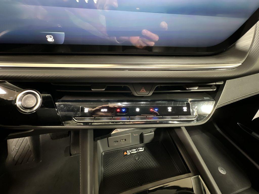 new 2025 Buick Envision car, priced at $37,607