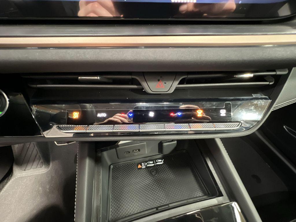 new 2025 Buick Envision car, priced at $40,372
