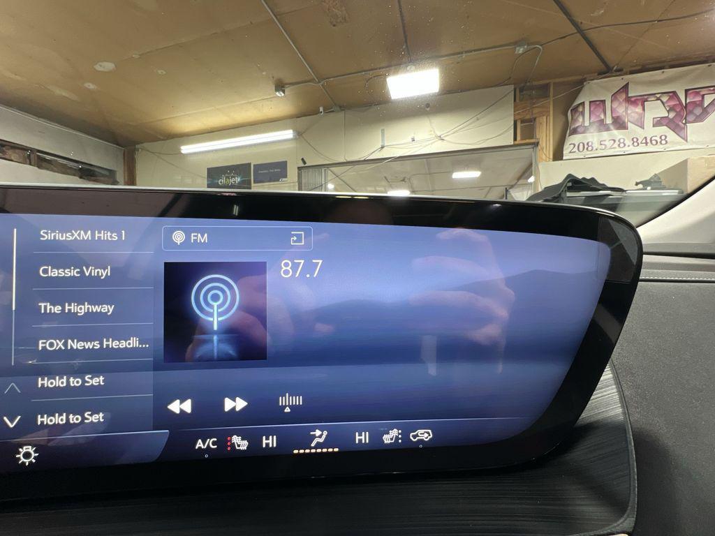 new 2025 Buick Envision car, priced at $40,372