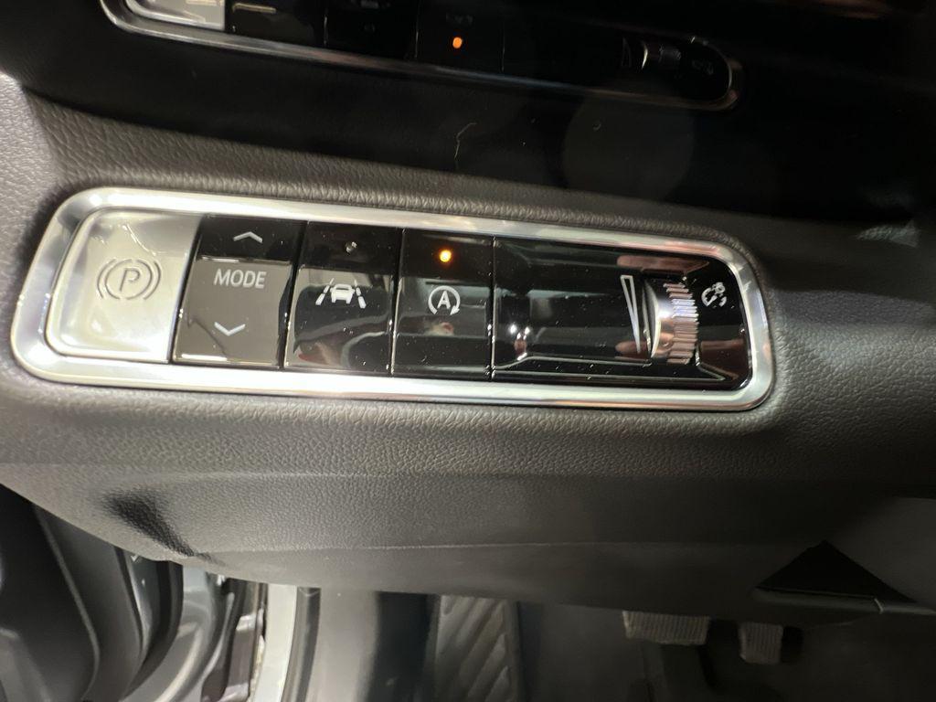 new 2025 Buick Envision car, priced at $38,975