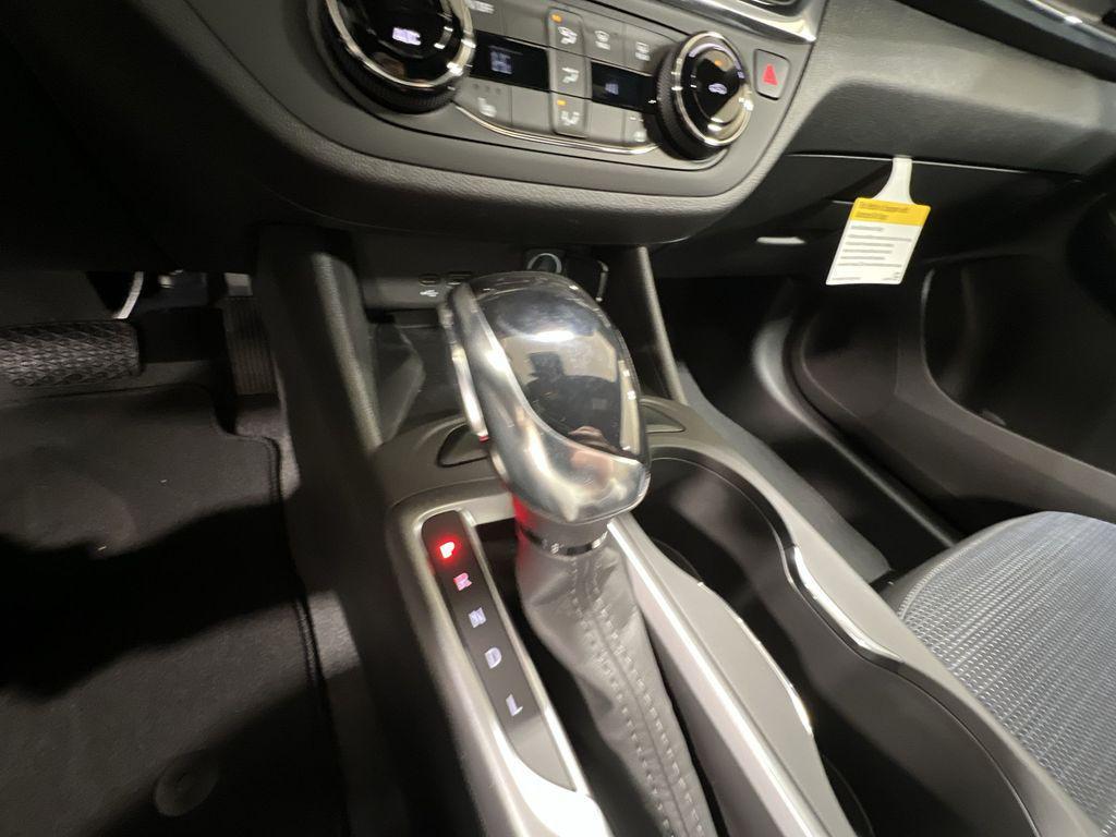 new 2025 Buick Envista car, priced at $25,180