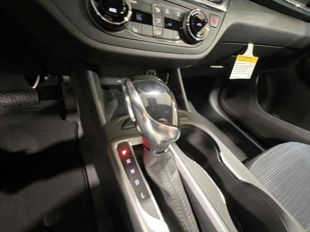 new 2025 Buick Envista car, priced at $26,180